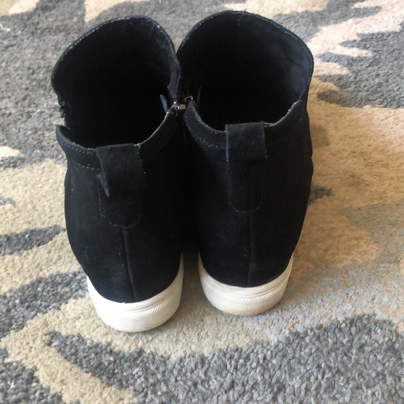 Blondo Waterproof Wedge Sneaker - Picture 7 of 11